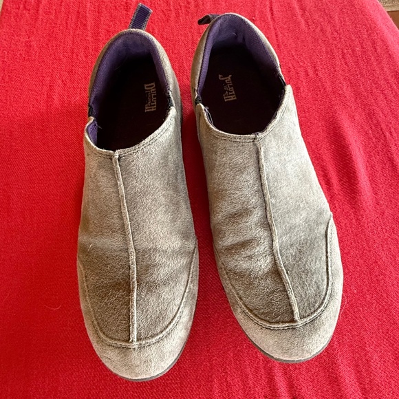 Duluth Trading Co. Gray sueded slip on "mocs", Size 8.5 - Picture 1 of 6